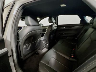2023 Kia K5 - Photo 18