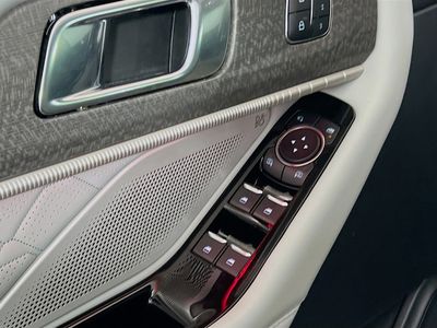 2025 Ford Explorer - Photo 16