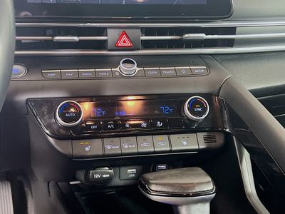 2023 Hyundai Elantra - Photo 11