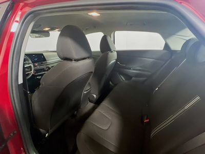 2023 Hyundai Elantra - Photo 17