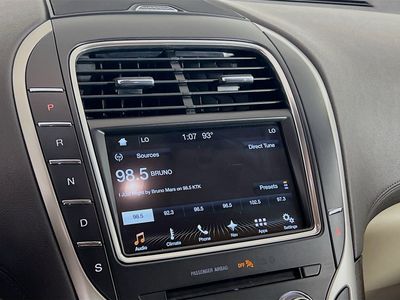 2017 Lincoln MKX — photo 8 view