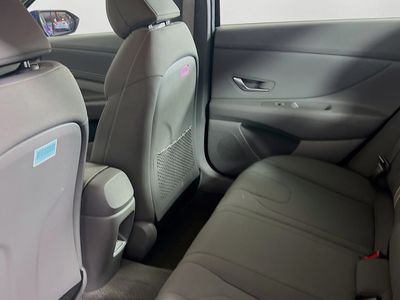 2025 Hyundai Elantra - Photo 12