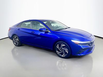 2025 Hyundai Elantra - Photo 18
