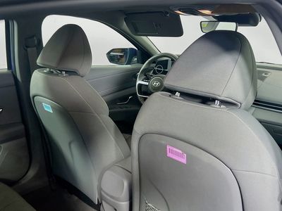 2025 Hyundai Elantra - Photo 16
