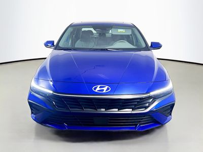 2025 Hyundai Elantra - Photo 2