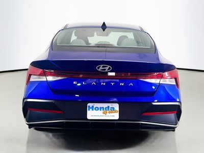 2025 Hyundai Elantra - Photo 19