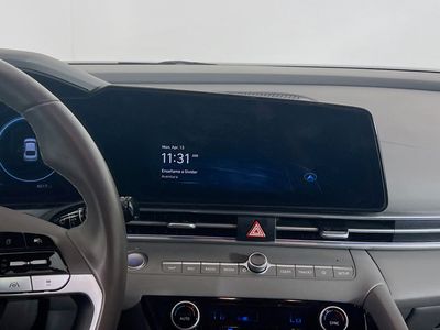 2025 Hyundai Elantra - Photo 11