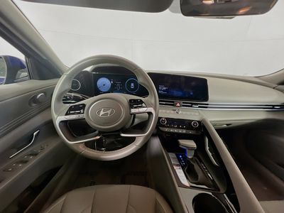 2025 Hyundai Elantra - Photo 13