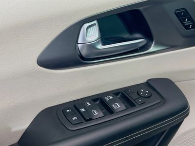 2023 Chrysler Pacifica - Photo 14