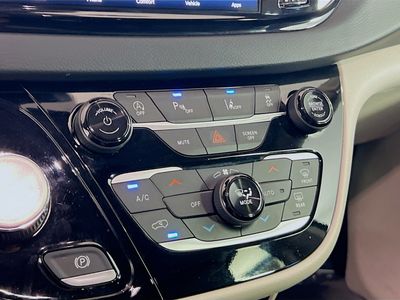 2023 Chrysler Pacifica - Photo 11