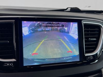 2023 Chrysler Pacifica - Photo 13