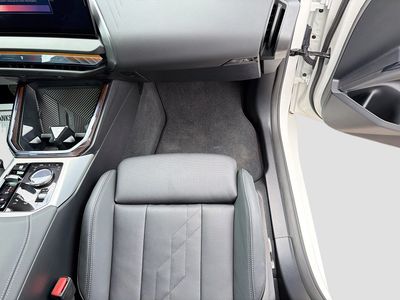 2025 BMW X3 - Photo 18