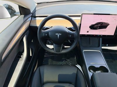 2023 Tesla Model 3 - Photo 16
