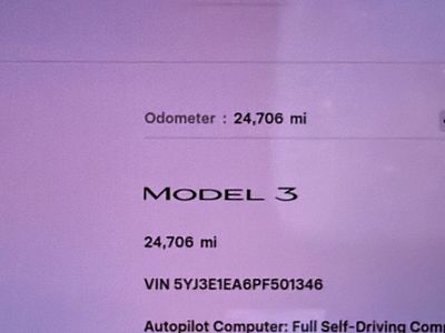 2023 Tesla Model 3 - Photo 38