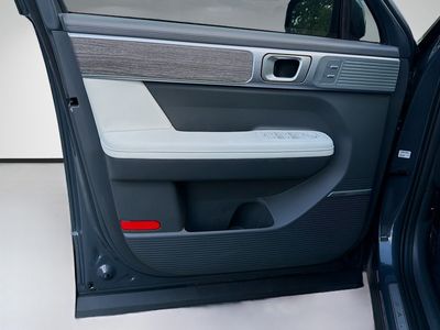 2025 Hyundai Santa Fe - Photo 21