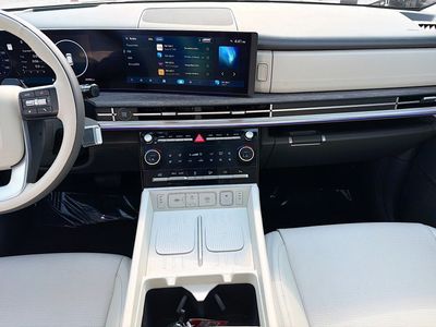 2025 Hyundai Santa Fe - Photo 18