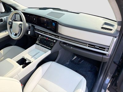 2025 Hyundai Santa Fe - Photo 13