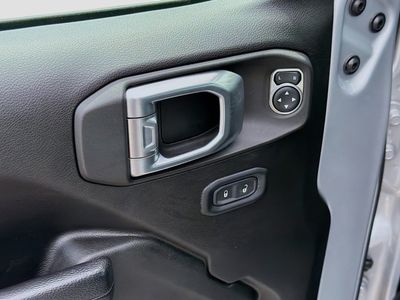 2023 Jeep Wrangler - Photo 21