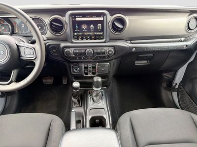2023 Jeep Wrangler - Photo 17