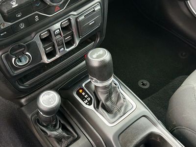 2023 Jeep Wrangler - Photo 27