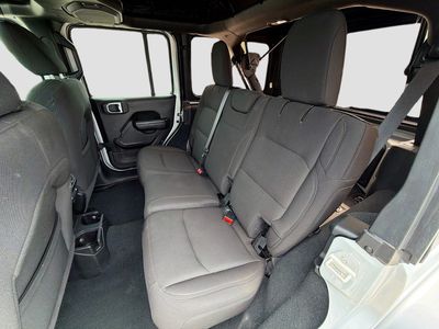 2023 Jeep Wrangler - Photo 19