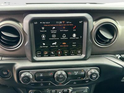 2023 Jeep Wrangler - Photo 28
