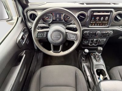 2023 Jeep Wrangler - Photo 15