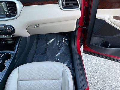 2017 Kia Sorento - Photo 17