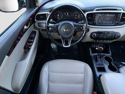 2017 Kia Sorento - Photo 16