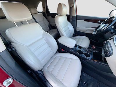 2017 Kia Sorento - Photo 14