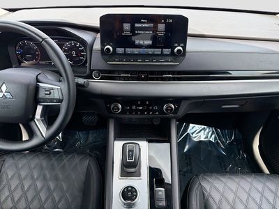 2024 Mitsubishi Outlander - Photo 18