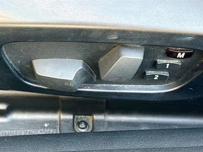 2011 BMW 3 Series - Photo 24