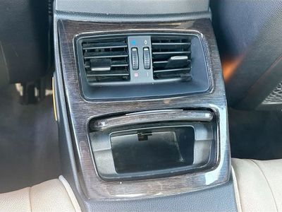 2011 BMW 3 Series - Photo 19
