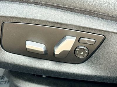 2021 BMW 5 Series - Photo 25