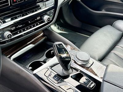 2021 BMW 5 Series - Photo 29