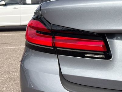 2021 BMW 5 Series - Photo 10