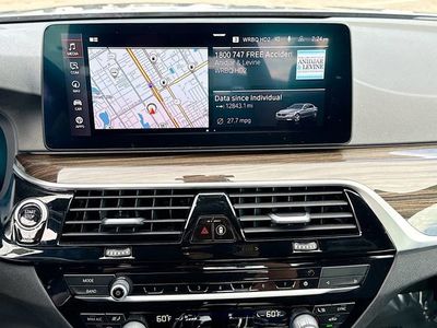 2021 BMW 5 Series - Photo 30