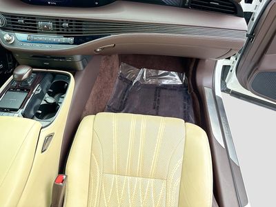 2018 Lexus LS - Photo 18