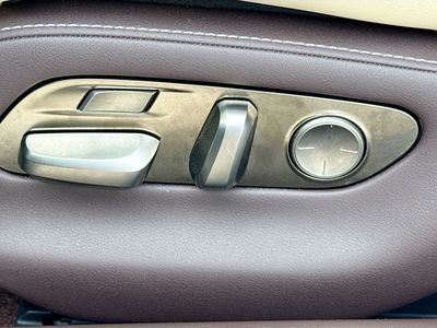 2018 Lexus LS - Photo 25