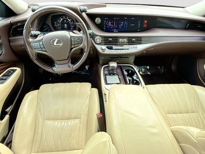2018 Lexus LS - Photo 16