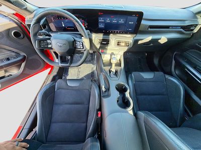 2025 Ford Mustang - Photo 15