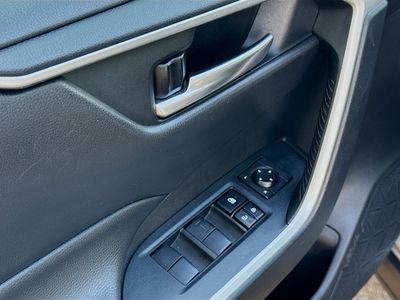 2021 Toyota RAV4 - Photo 21