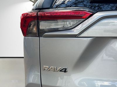 2021 Toyota RAV4 - Photo 9