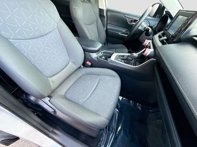 2021 Toyota RAV4 - Photo 13