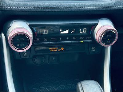 2021 Toyota RAV4 - Photo 32
