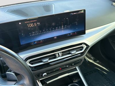 2023 BMW 3 Series - Photo 27
