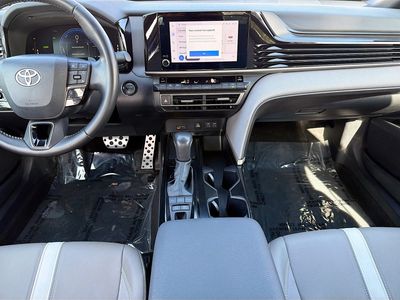 2025 Toyota Camry - Photo 17