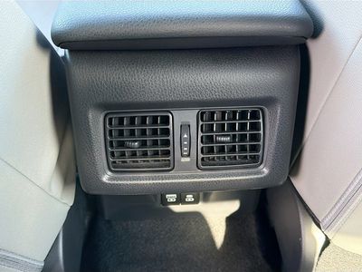 2025 Toyota Camry - Photo 18