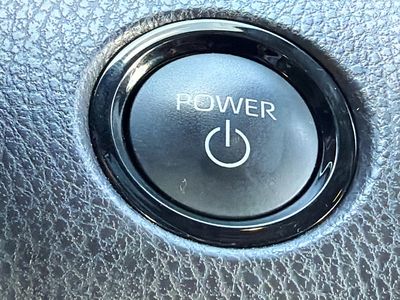 2025 Toyota Camry - Photo 34