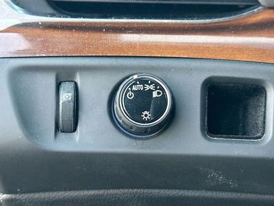 2017 Cadillac Escalade - Photo 36